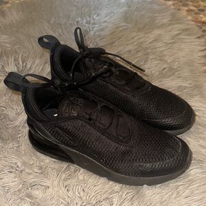 Nike Kids Air 270 sneakers (size 3)